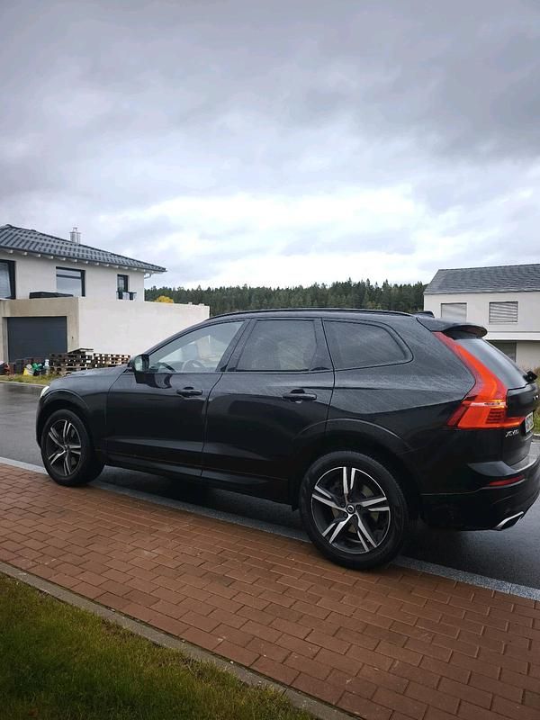 Schwarz Gebraucht 2019 Volvo XC60 R-Design SUV | 30.000 € - Bild 1/4