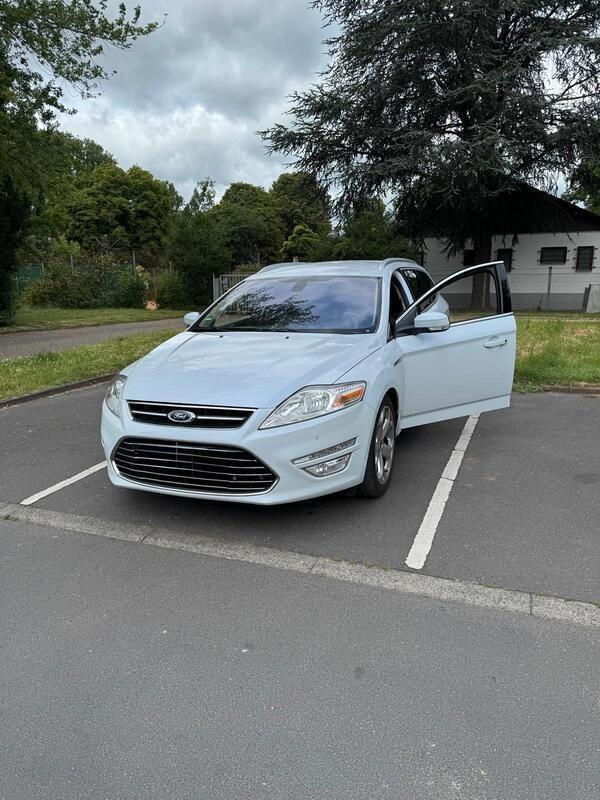 Weiß Gebraucht 2013 Ford Mondeo Kombi | 7.500 € (Teuer) - Bild 1/4