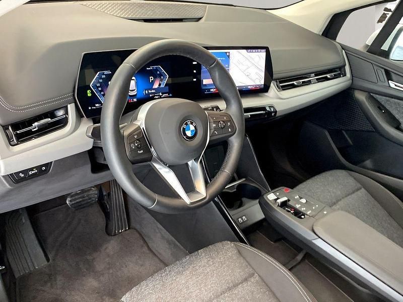 Używany BMW 220 Active Tourer Efficient Dynamics 156 KM (114 kW) 2025 Biały Minivan