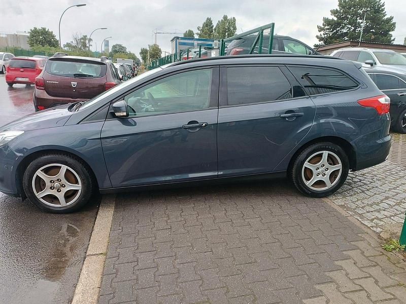 Gebraucht Ford Focus Trend 150 PS (110 kW) 2011 Grau Kombi
