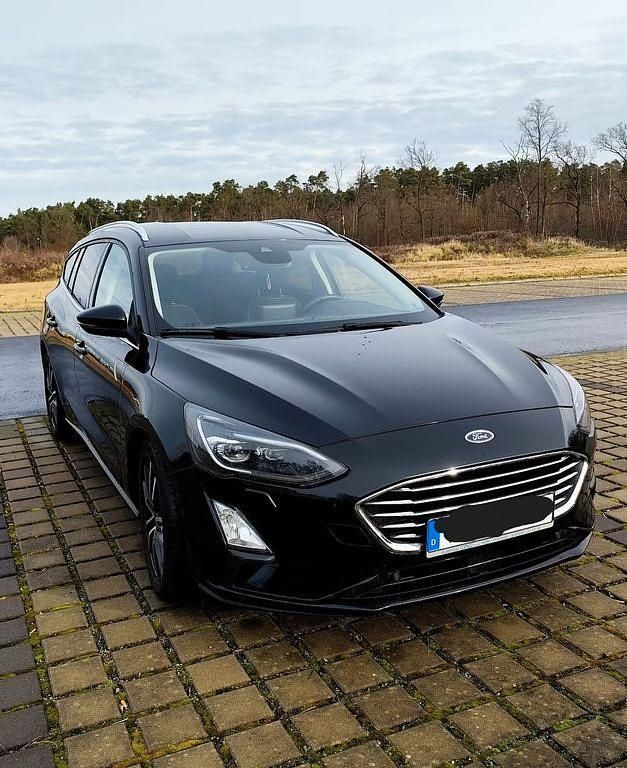 Gebraucht Ford Focus Titanium 150 PS (110 kW) 2019 Schwarz Kombi