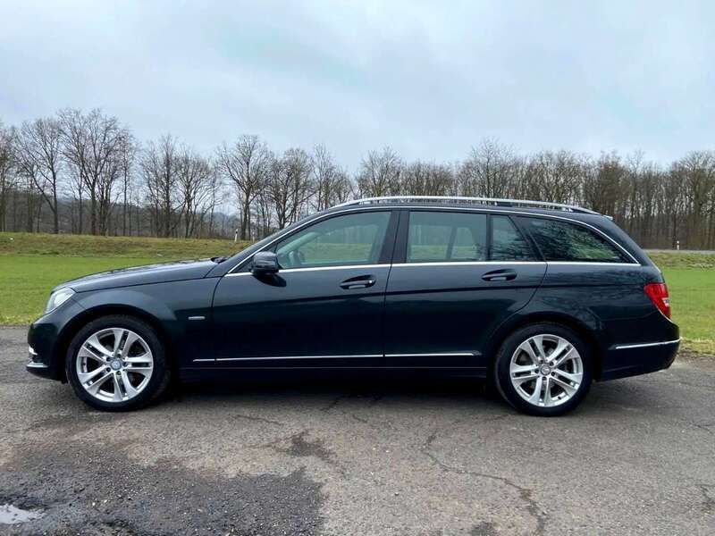 Schwarz Gebraucht 2010 Mercedes C220 Kombi | 6.800 € (Fairer Preis) - Bild 1/4