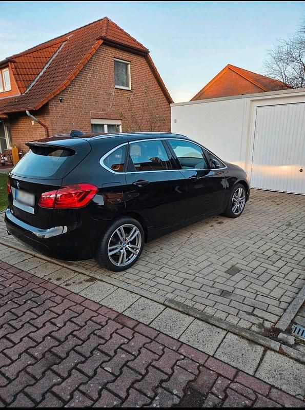 Gebraucht BMW 216 116 PS (85 kW) 2015 Braun Kombi