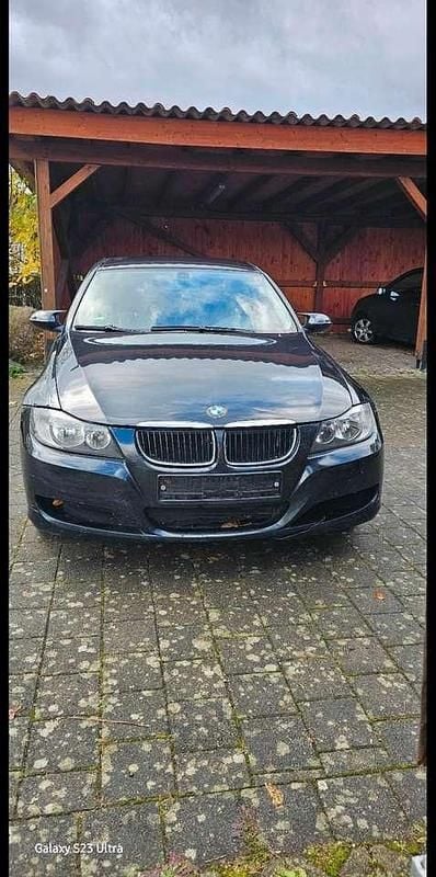 Schwarz Gebraucht 2006 BMW 320 Limousine | 2.200 € (Superpreis) - Bild 1/4