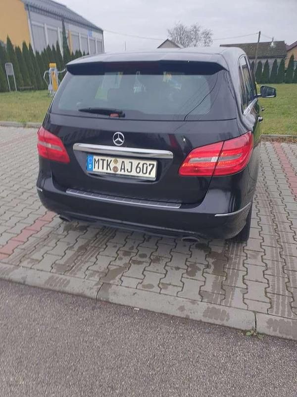 Gebraucht Mercedes B200 156 PS (114 kW) 2013 Van / Kleinbus