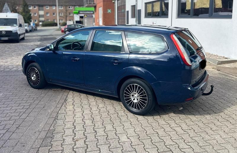 Gebraucht Ford Focus 110 PS (80 kW) 2010 Andere farben Kombi