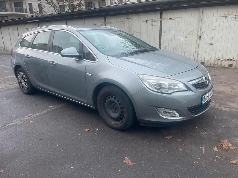 Silber Gebraucht 2011 Opel Astra Sport Kombi | 4.400 € (Fairer Preis) - Bild 1/4