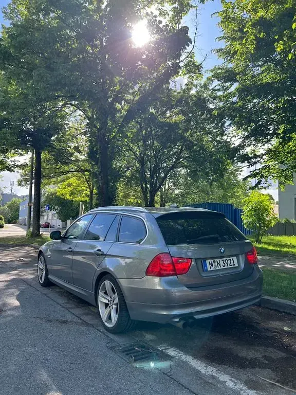 Używany BMW 325 Exclusive 218 KM (160 kW) 2012 Srebrny Kombi