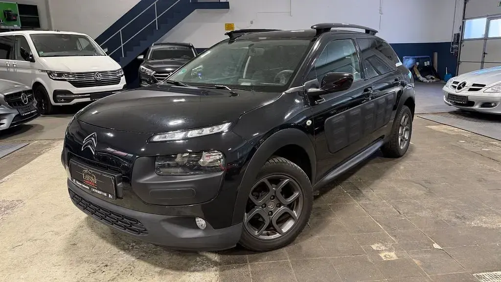 Gebraucht Citroën C4 SELECTION 82 PS (60 kW) 2016 Schwarz Limousine