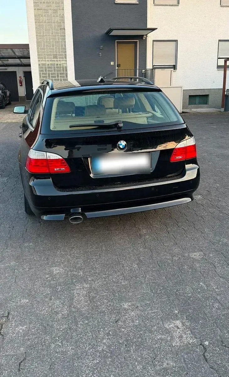 Gebraucht BMW 520 163 PS (119 kW) 2009 Schwarz Kombi
