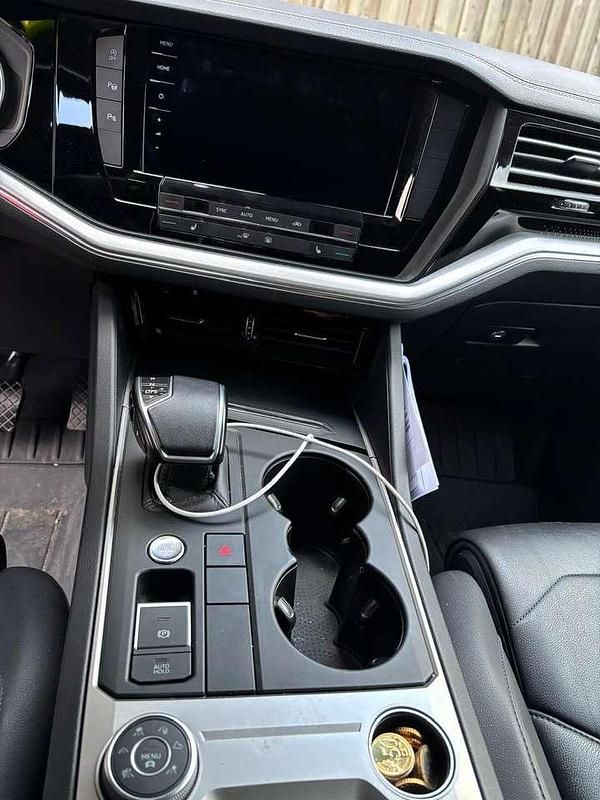 Gebraucht VW Touareg Elegance 231 PS (169 kW) 2023 Grau SUV