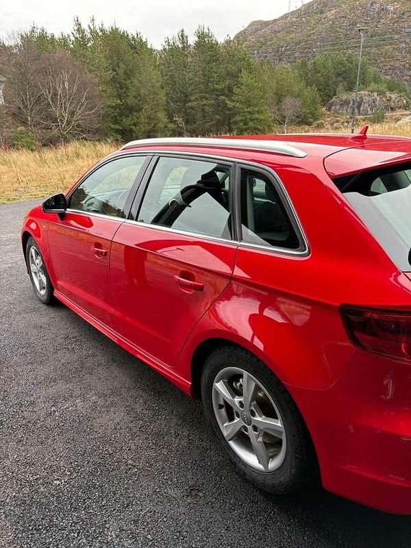 Gebraucht Audi A3 Ambition 150 PS (110 kW) 2015 Rot Limousine