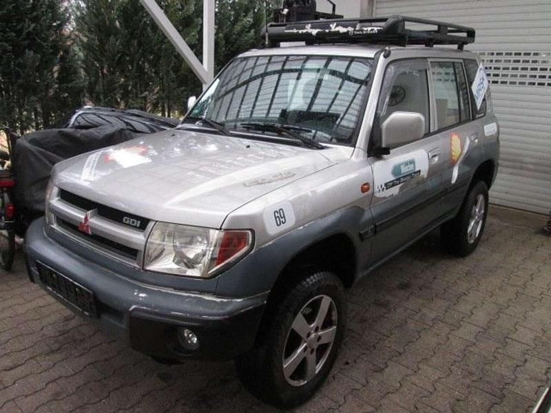 Gebraucht Mitsubishi Pajero 129 PS (94 kW) 2000 Silber SUV