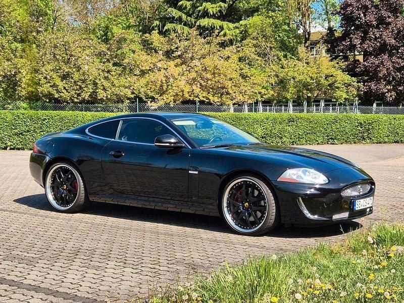 Schwarz Gebraucht 2009 Jaguar XK Portfolio Coupé | 31.499 € (Teuer) - Bild 1/4
