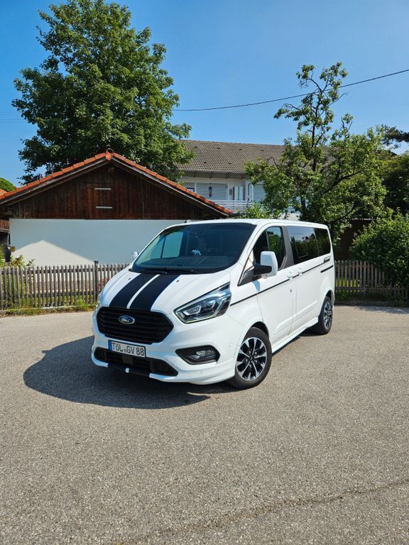 Weiß Gebraucht 2019 Ford Tourneo Custom Sport Van / Kleinbus | 32.500 € (Guter Preis) - Bild 1/4