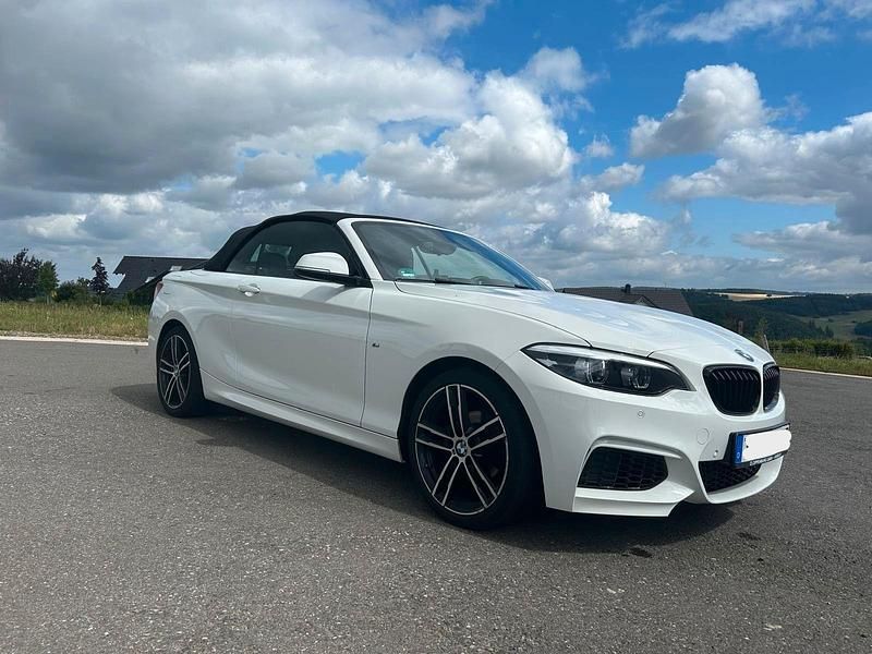 Weiß Gebraucht 2020 BMW 218 M Sport Cabrio | 21.000 € (Fairer Preis) - Bild 1/4