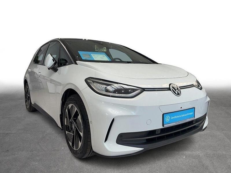 Gebraucht VW ID.3 Pro 150 kW (204 PS) 2024 Gletscherweiß metallic/schwarz Kleinwagen