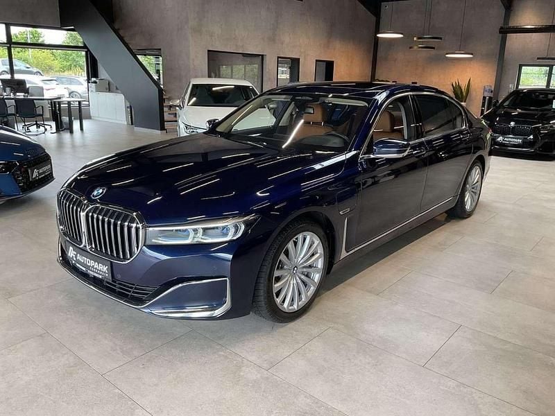 Tansanitblau ii metallic Gebraucht 2021 BMW 745 Executive Limousine | 47.980 € - Bild 1/4