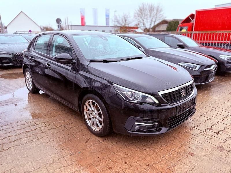 Gebraucht Peugeot 308 Active 131 PS (96 kW) 2018 Schwarz Limousine