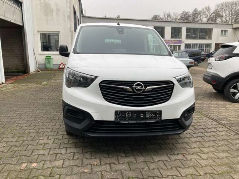 Jade weiß Gebraucht 2020 Opel Combo Van / Kleinbus | 14.390 € (Guter Preis) - Bild 1/4