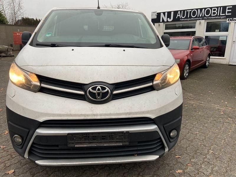 Gebraucht Toyota Proace 120 PS (88 kW) 2019 Weiß Van / Kleinbus