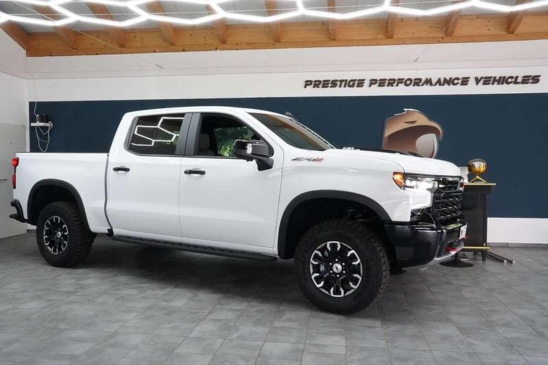 Neu Chevrolet Silverado 426 PS (313 kW) 2025 Weiß SUV