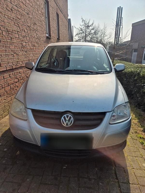 Gebraucht VW Fox 54 PS (39 kW) 2005 Silber Kleinwagen