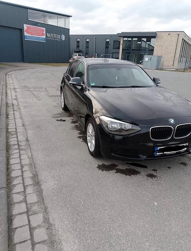 Gebraucht BMW 114 102 PS (75 kW) 2014 Schwarz Kleinwagen