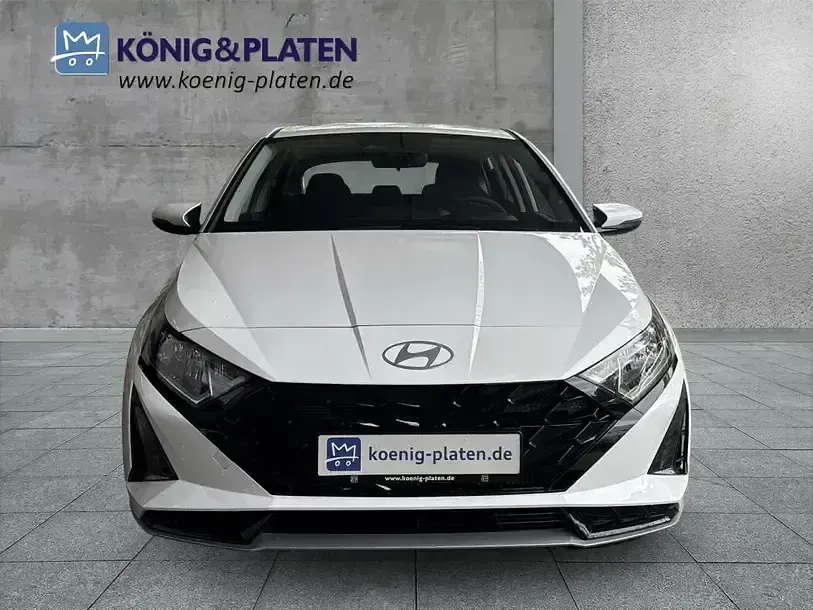 Gebraucht Hyundai i20 Select 101 PS (74 kW) 2025 Atlas white (weiß) Kleinwagen