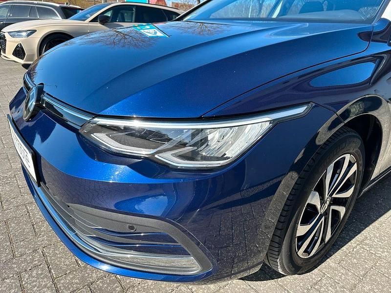 Gebraucht VW Golf VIII Active 150 PS (110 kW) 2022 Blau Limousine