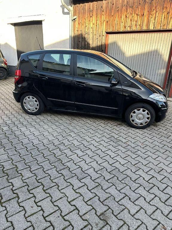 Grau Gebraucht 2007 Mercedes A150 Avantgarde Van / Kleinbus | 1.399 € (Superpreis) - Bild 1/4