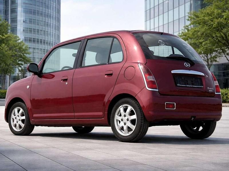 Gebraucht Daihatsu Trevis 58 PS (42 kW) 2007 Rot Kleinwagen