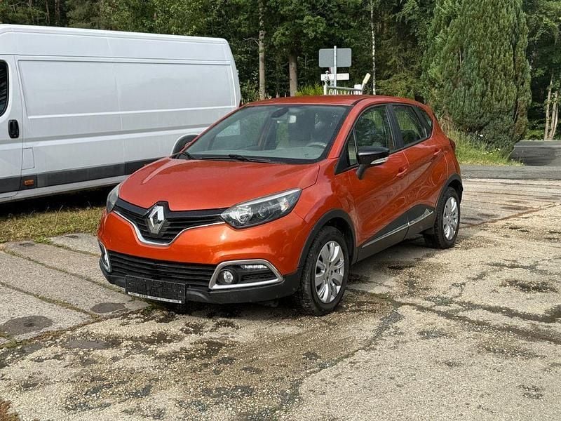 Orange Gebraucht 2016 Renault Captur Dynamique SUV | 8.699 € (Guter Preis) - Bild 1/4
