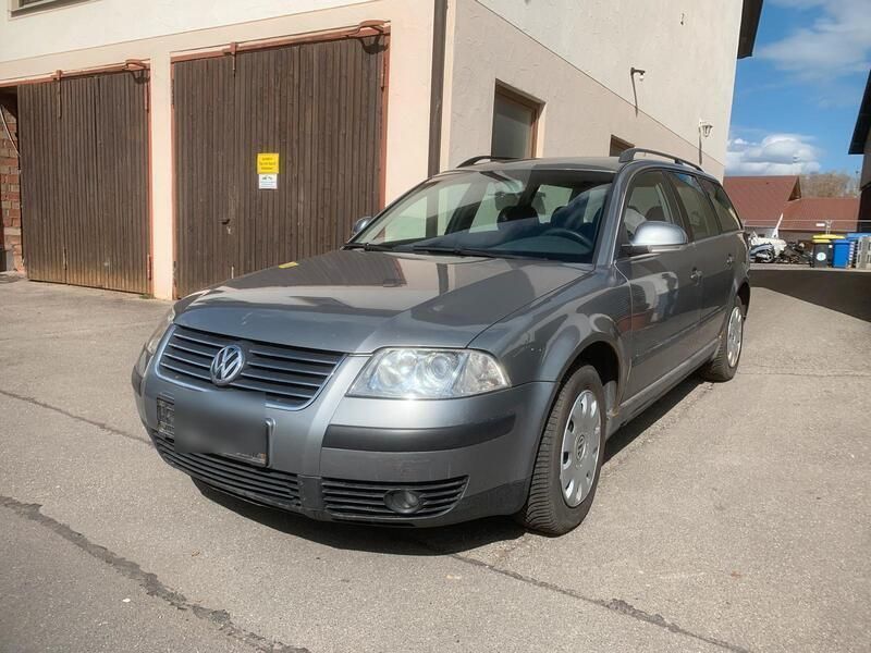 Grau Gebraucht 2004 VW Passat Kombi | 700 € (Superpreis) - Bild 1/4