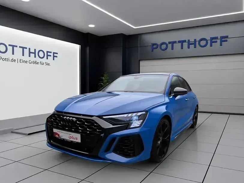 Gebraucht Audi RS3 Sportback Ambiente 400 PS (294 kW) 2023 Turboblau Kleinwagen