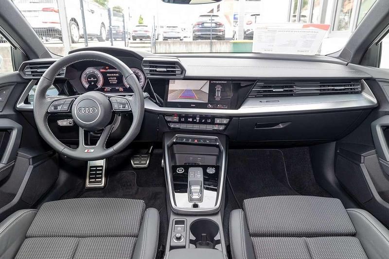 Gebraucht Audi A3 S-Line 150 PS (110 kW) 2024 Gletscherweiß metallic Limousine
