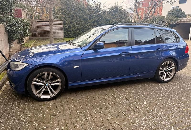 Gebraucht BMW 318 143 PS (105 kW) 2009 Blau Kombi