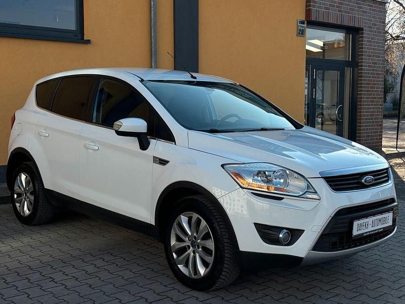 Gebraucht Ford Kuga Titanium 136 PS (100 kW) 2010 Weiß SUV