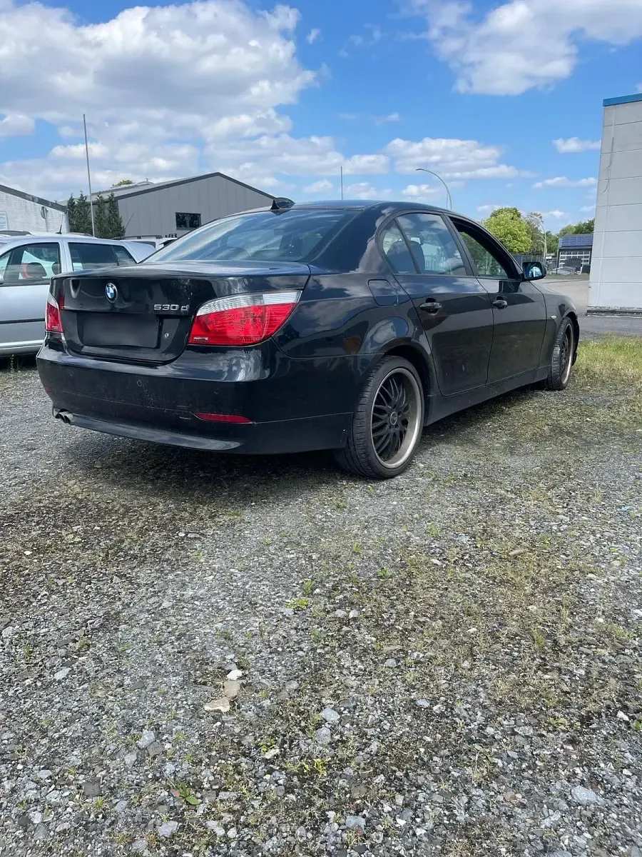 Gebraucht BMW 530 231 PS (169 kW) 2007 Schwarz Limousine