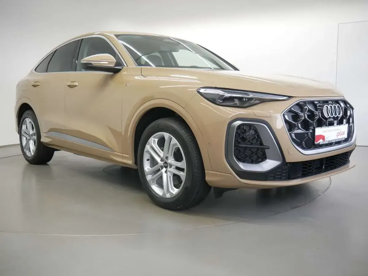 Gebraucht Audi Q5 Sportback S-Line 204 PS (150 kW) 2025 Gold SUV