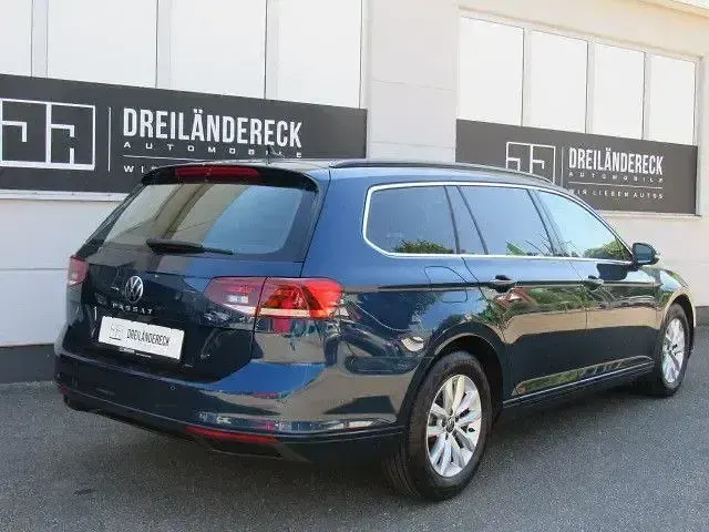 Gebraucht VW Passat Business 150 PS (110 kW) 2021 Blau Kombi