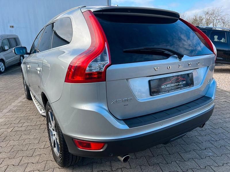 Gebraucht Volvo XC60 163 PS (119 kW) 2011 Grau SUV