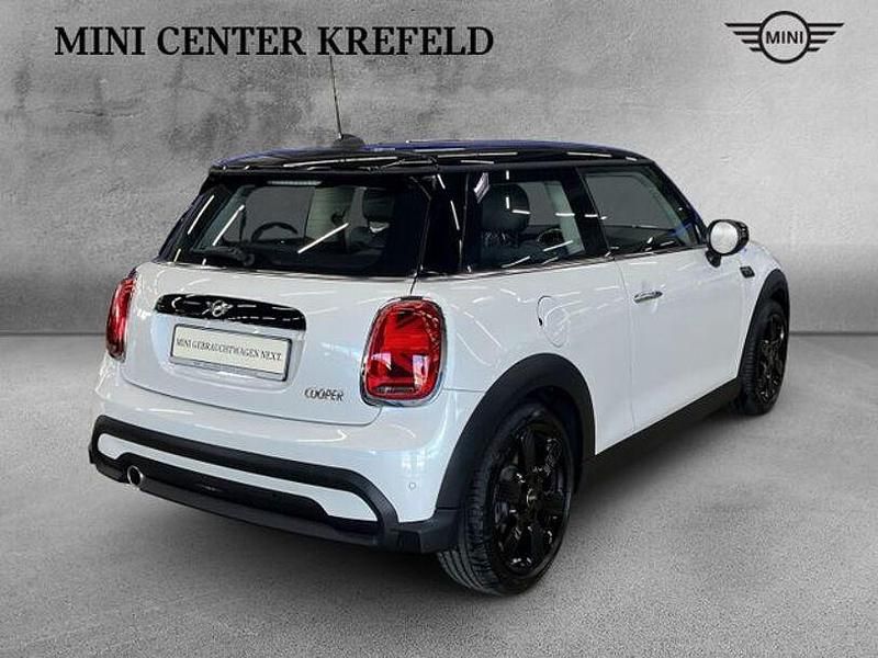 Gebraucht Mini Cooper Classic 136 PS (100 kW) 2023 Weiss Kleinwagen