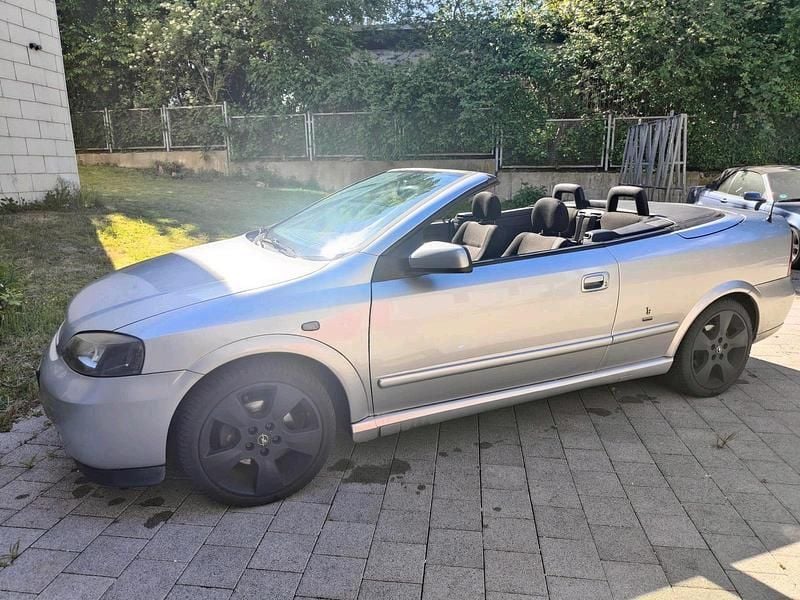 Silber Gebraucht 2001 Opel Astra Cabriolet Cabrio | 2.000 € (Guter Preis) - Bild 1/4