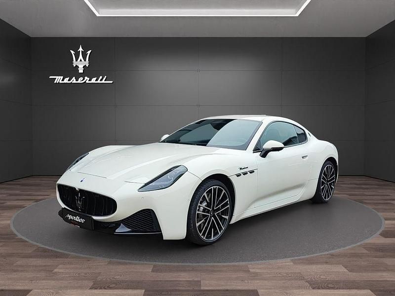 Gebraucht Maserati Granturismo 491 PS (361 kW) 2024 Bianco pastello Coupé