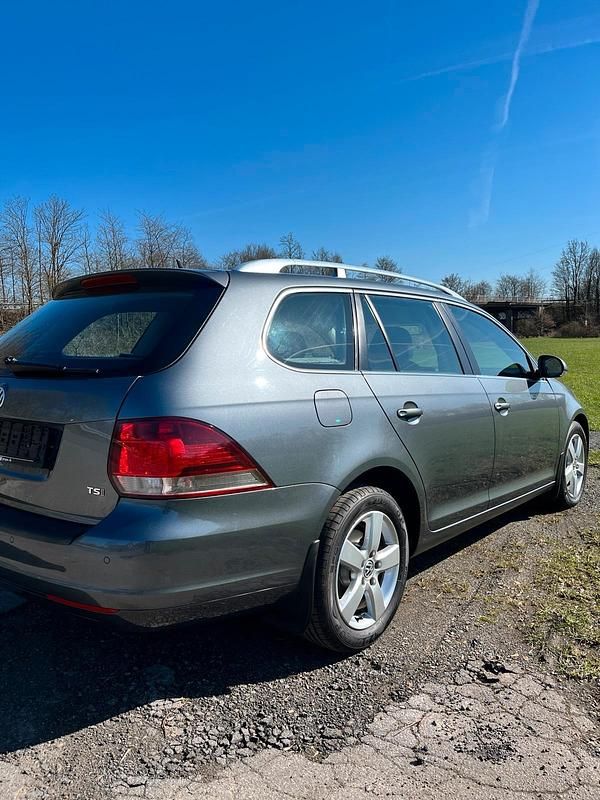 Gebraucht VW Golf VI 122 PS (89 kW) 2011 Grau Kleinwagen