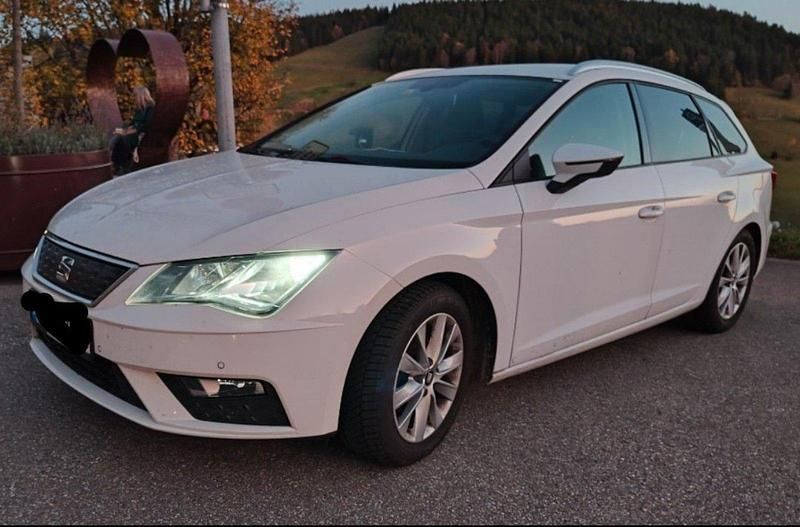 Weiß Gebraucht 2017 Seat Leon ST Style Kombi | 10.350 € (Guter Preis) - Bild 1/4