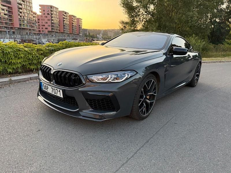 Grau Gebraucht 2020 BMW M8 Competition Edition Coupé | 84.900 € (Teuer) - Bild 1/4