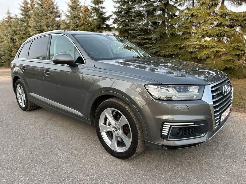 Grau Gebraucht 2017 Audi Q7 Sport SUV | 20.295 € - Bild 1/4