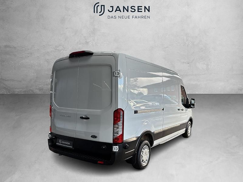 Gebraucht Ford Transit Trend 105 PS (77 kW) 2022 Weiß Van / Kleinbus